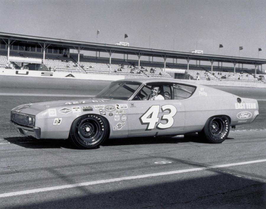  Ford Torino Talladega 1969 года  (фото 3 из 16)